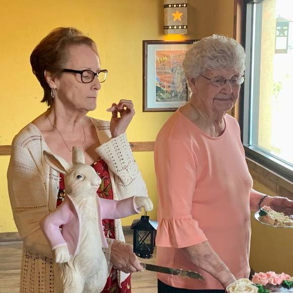 Meet your Posher, Linda - Picture 1 of 1